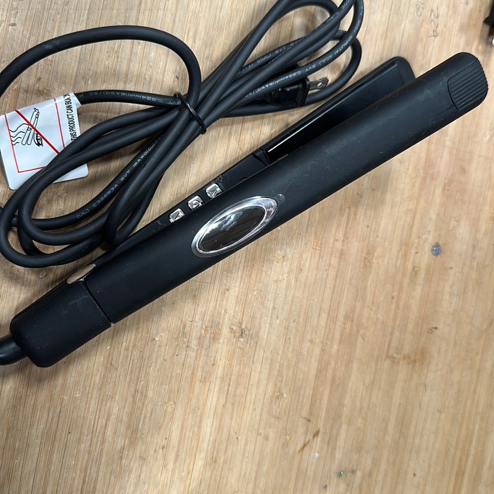 Black flat iron